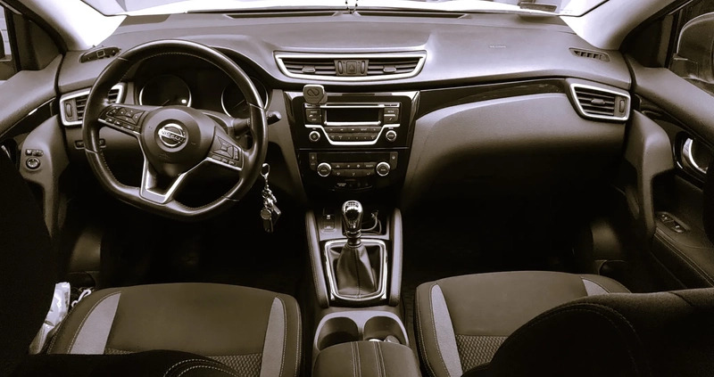 Nissan Qashqai cena 61500 przebieg: 150571, rok produkcji 2017 z Zalewo małe 106